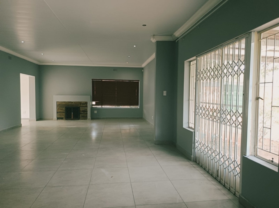 3 Bedroom Property for Sale in Flamwood North West